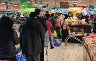 春節消費熱潮 上海超商生鮮銷售大增，食品供應充足